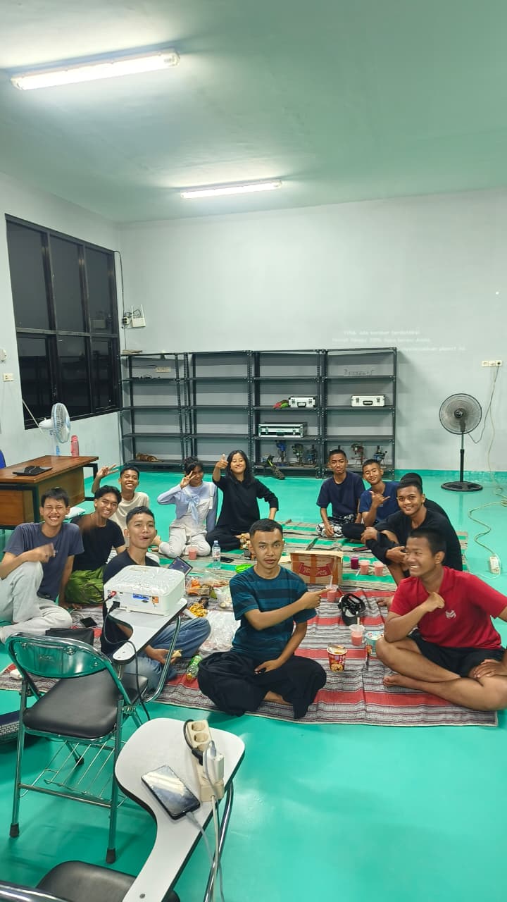 Teman-teman organisasi HISTRO (2)